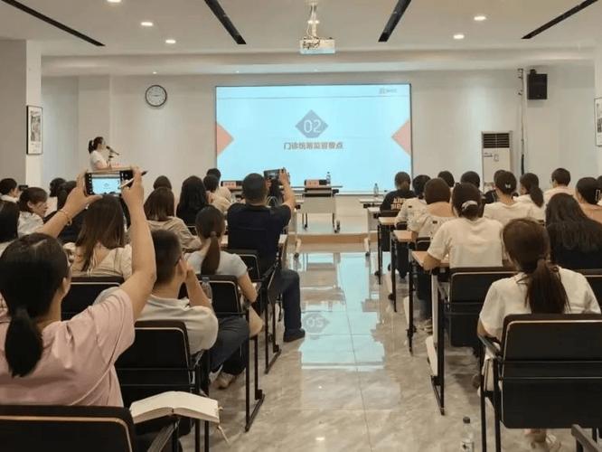 送課入企,開福區醫保局召開連鎖藥店業務培訓會
